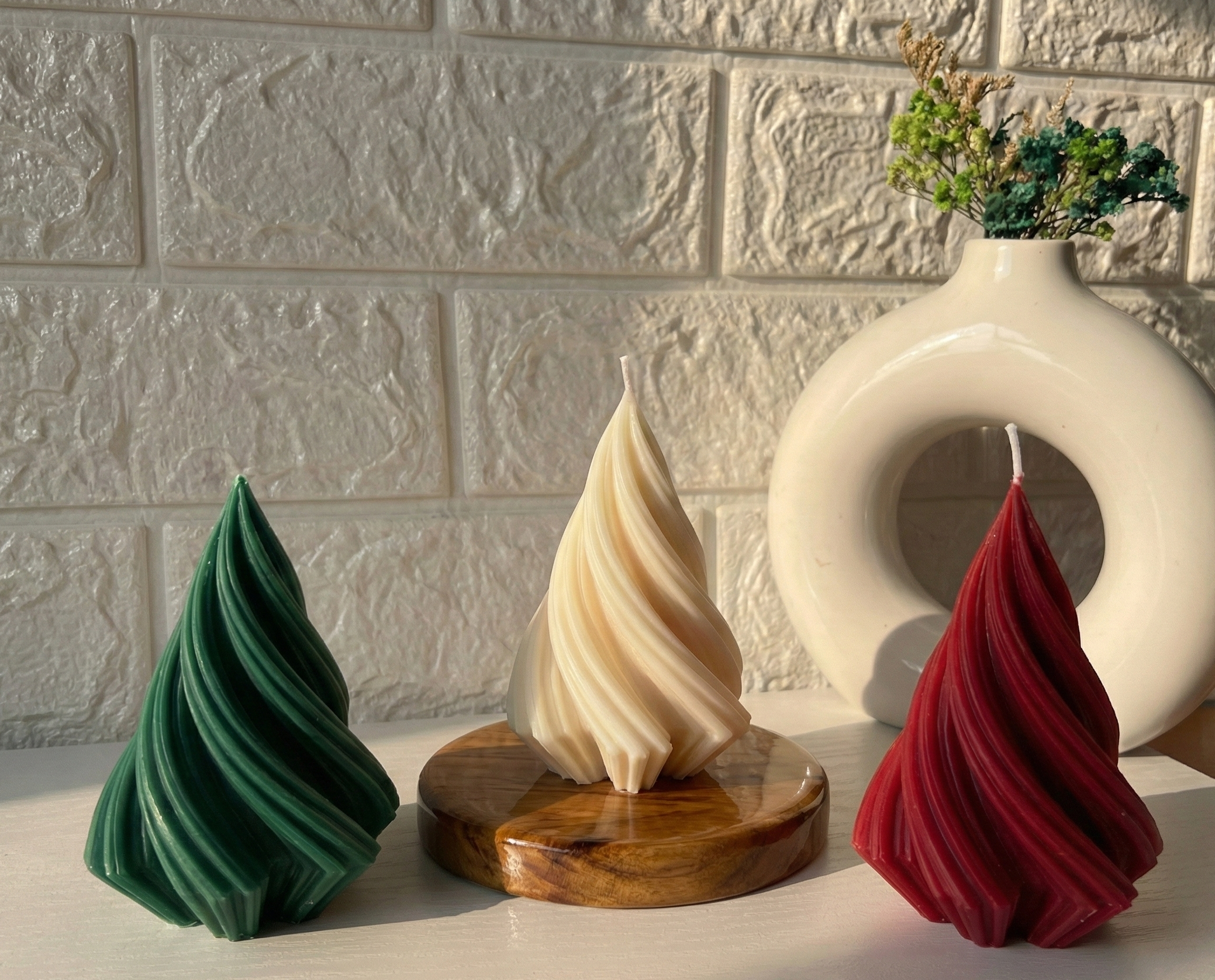 These Swirl pillar candles are available in 6 variant perfect for home decor and create wimisical vibe in your home.